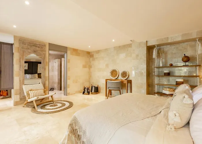 La Bohemia - 2br Riverside With Two-tiered Waterfall Pool Fast Wi-fi Villa *