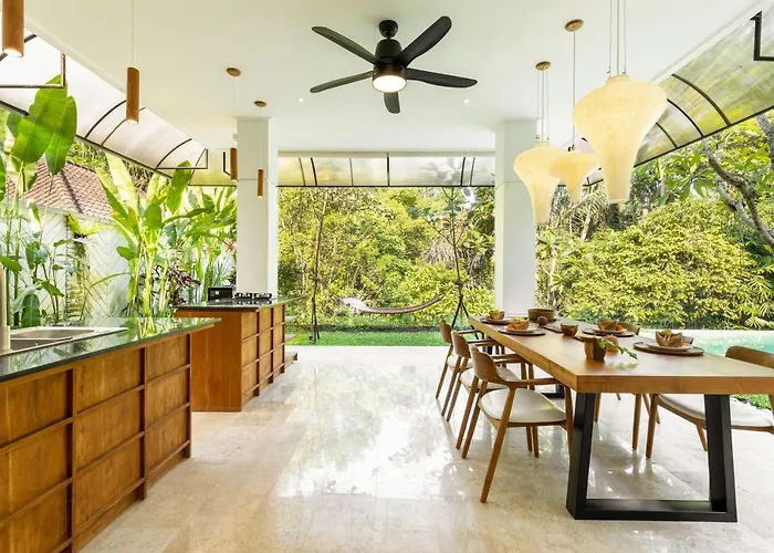 Villa La Bohemia - 2br Riverside With Two-tiered Waterfall Pool Fast Wi-fi *