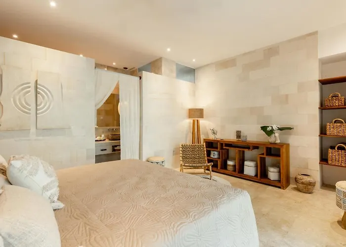 La Bohemia - 2br Riverside With Two-tiered Waterfall Pool Fast Wi-fi Villa