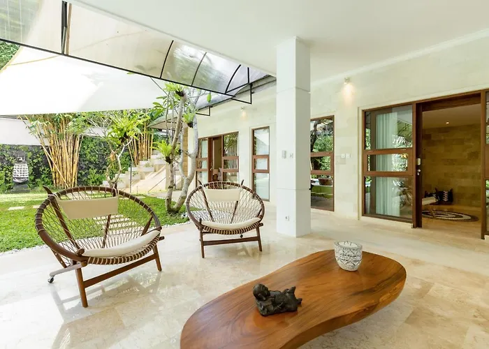 Villa La Bohemia - 2br Riverside With Two-tiered Waterfall Pool Fast Wi-fi