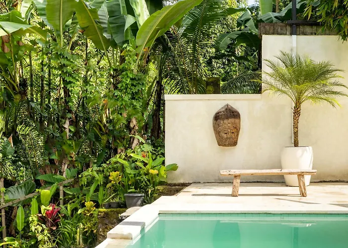 La Bohemia - 2br Riverside With Two-tiered Waterfall Pool Fast Wi-fi Ubud