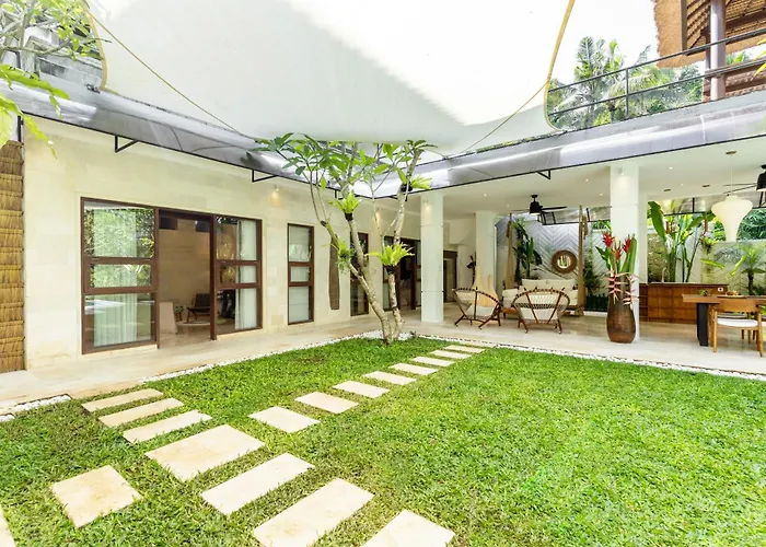 La Bohemia - 2br Riverside With Two-tiered Waterfall Pool Fast Wi-fi Villa *
