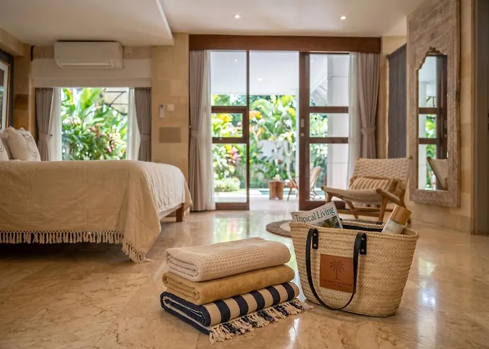 La Bohemia - 2br Riverside With Two-tiered Waterfall Pool Fast Wi-fi Villa *