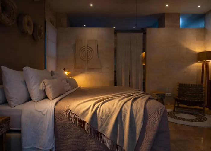 La Bohemia - 2br Riverside With Two-tiered Waterfall Pool Fast Wi-fi Villa *