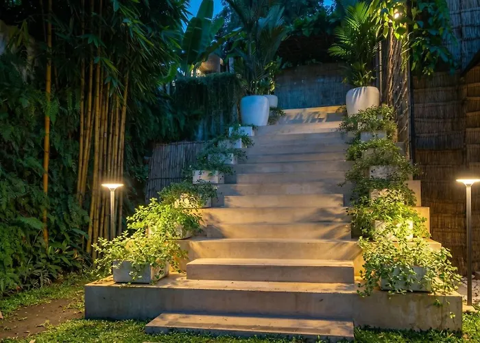 La Bohemia - 2br Riverside With Two-tiered Waterfall Pool Fast Wi-fi