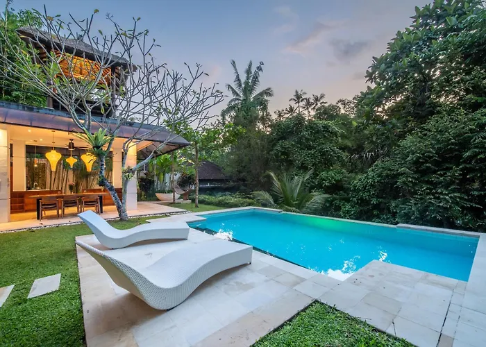 Villa La Bohemia - 2br Riverside With Two-tiered Waterfall Pool Fast Wi-fi *