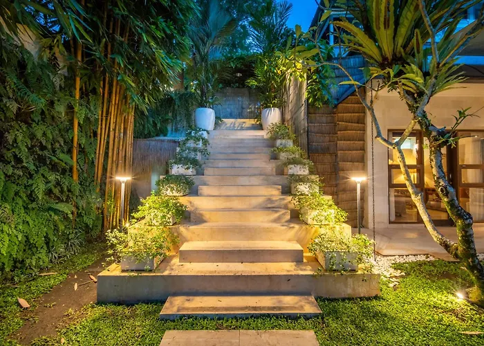 La Bohemia - 2br Riverside With Two-tiered Waterfall Pool Fast Wi-fi * Ubud