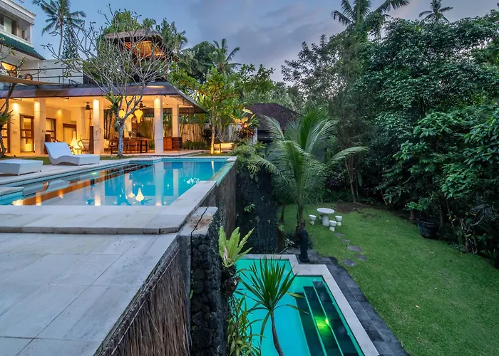 La Bohemia - 2br Riverside With Two-tiered Waterfall Pool Fast Wi-fi