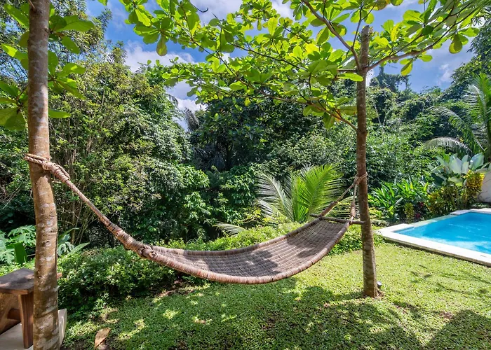 La Bohemia - 2br Riverside With Two-tiered Waterfall Pool Fast Wi-fi Villa