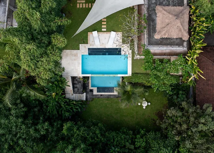 La Bohemia - 2br Riverside With Two-tiered Waterfall Pool Fast Wi-fi * Ubud