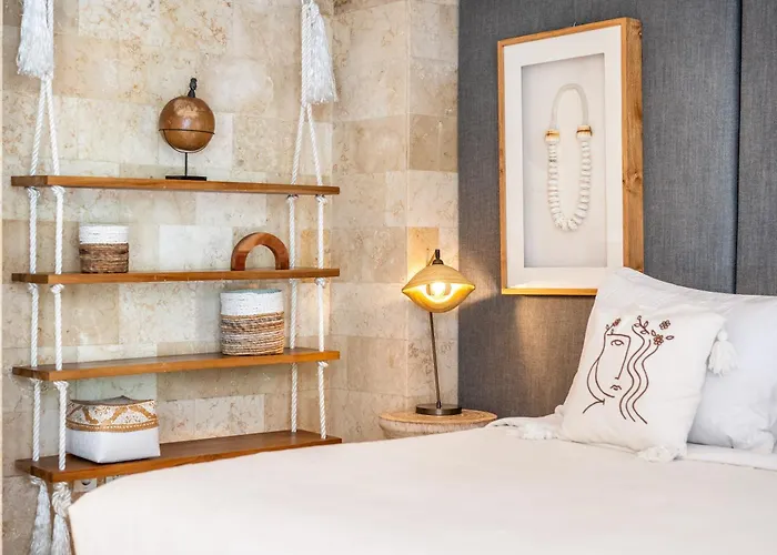 La Bohemia - 2br Riverside With Two-tiered Waterfall Pool Fast Wi-fi *