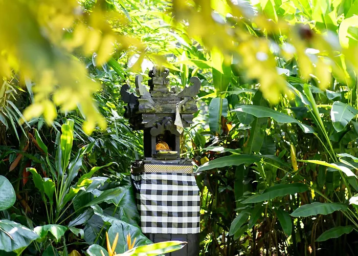 Villa La Bohemia - 2br Riverside With Two-tiered Waterfall Pool Fast Wi-fi *