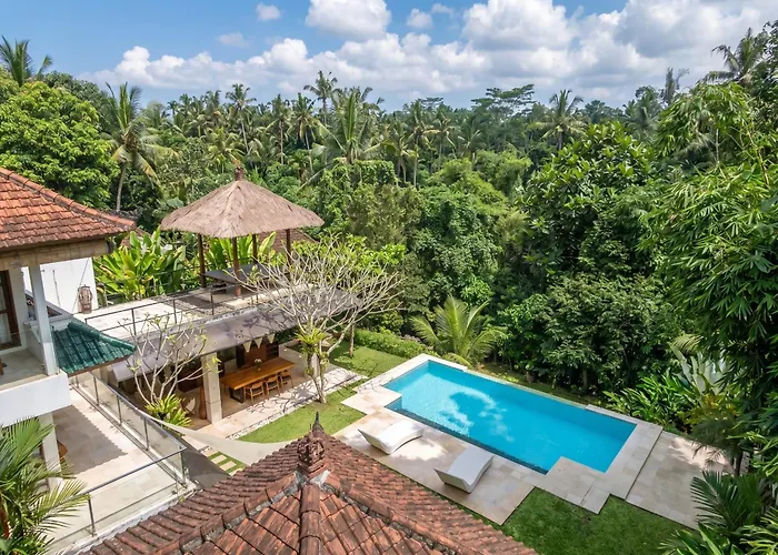 La Bohemia - 2br Riverside With Two-tiered Waterfall Pool Fast Wi-fi