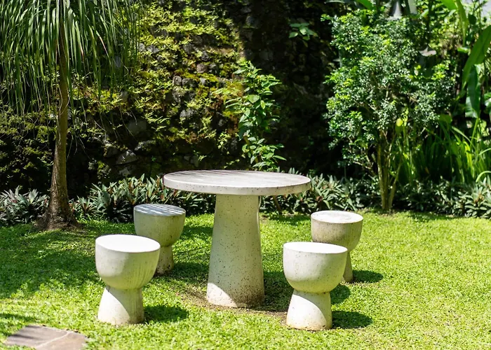 Villa La Bohemia - 2br Riverside With Two-tiered Waterfall Pool Fast Wi-fi Ubud